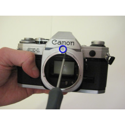 Замена объектива Canon AE-1 SLR